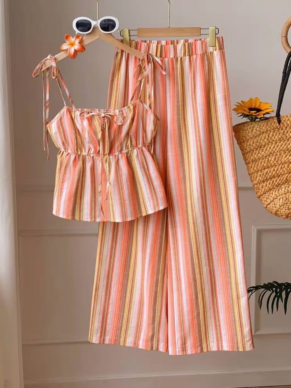 Color-block Striped Wide Leg Pants Set - Picture 4 of 7